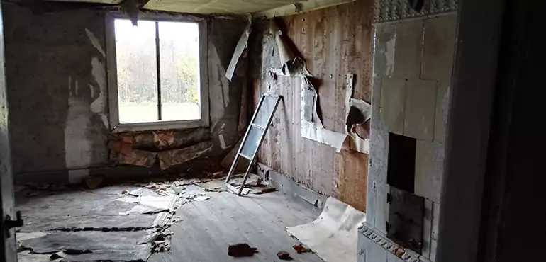 Why Selling a Distressed House Through Traditional Methods Fails in Fresno